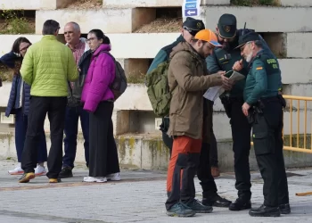 Unos 150 familiares y allegados del historiador desaparecido se desplazan hasta Laguna para continuar con su búsqueda