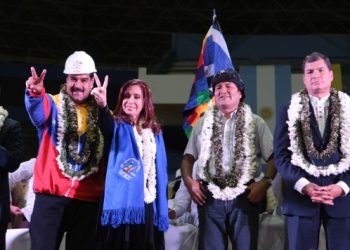 Cristina Kirchner en campaña junto al Grupo de Puebla por miedo a ser encarcelada por corrupta, al tiempo que busca desgastar la política económica del gobierno