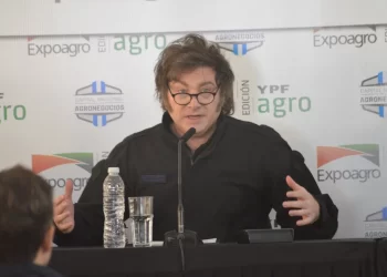 Milei promete eliminar el cepo y las retenciones: “Venimos a liberar al campo del peso asfixiante del Estado”. Fue muy duro respecto a los intentos golpistas y dijo…-Video-