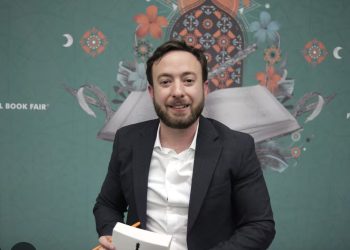 Agustín Laje, politólogo argentino: «La ideología ‘woke’ se ha convertido en un meme»