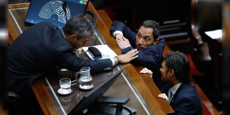 Finalmente, diputados aprobó el DNU del acuerdo con el FMI y bajo el riesgo país