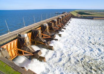 Nuevo escándalo sacude a la Entidad Binacional Yacyretá: denuncias por nombramientos irregulares y retiros voluntarios millonarios