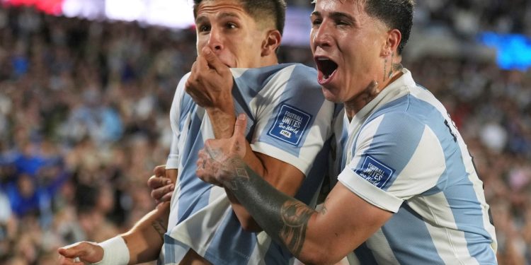 A lo Simeone: el golazo de Giuliano a Brasil