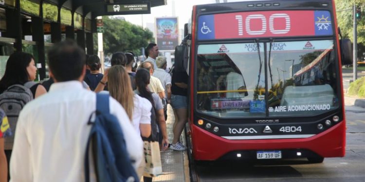 Aumentan los colectivos: el Gobierno anunció el nuevo valor del boleto a partir de abril