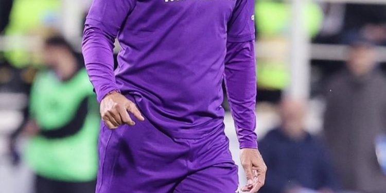 Batistuta volvió a jugar con Fiorentina: marcó un gol, fue ovacionado y se emocionó hasta las lágrimas