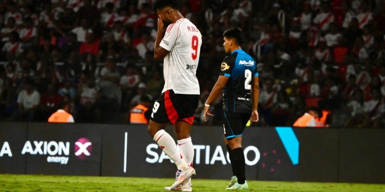 Borja volvió a fallar un penal en River y varias chances más: sus pobres números en 2025