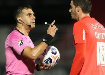 Cambio de reglas FIFA: ninguna ley servirá si no se aplica