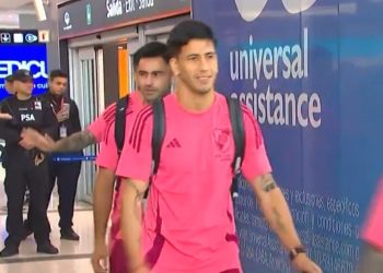 Con todos a bordo, River emprendió el viaje a Asunción