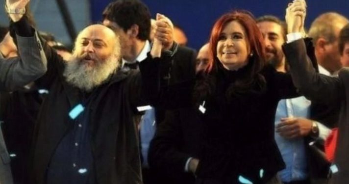 Tras la desestabilizante manifestación de barras bravas y kirchnerismo en Congreso, el ex terrorista Emilio Pérsico, llamó a derrotar al gobierno en las calles.