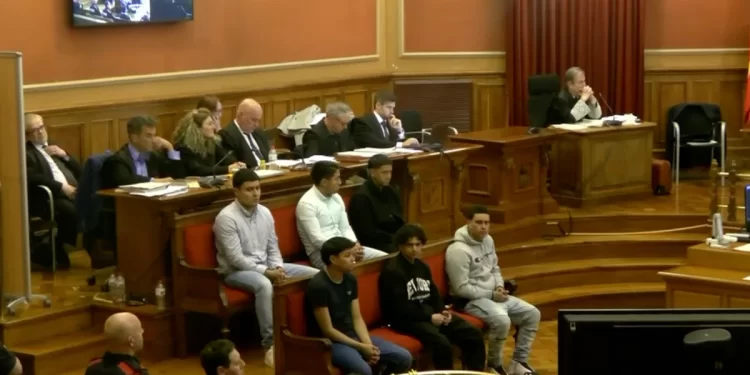 Confiesa haberle clavado un cristal en el hombro pero niega el asesinato: «Después de ese error, he recapacitado»