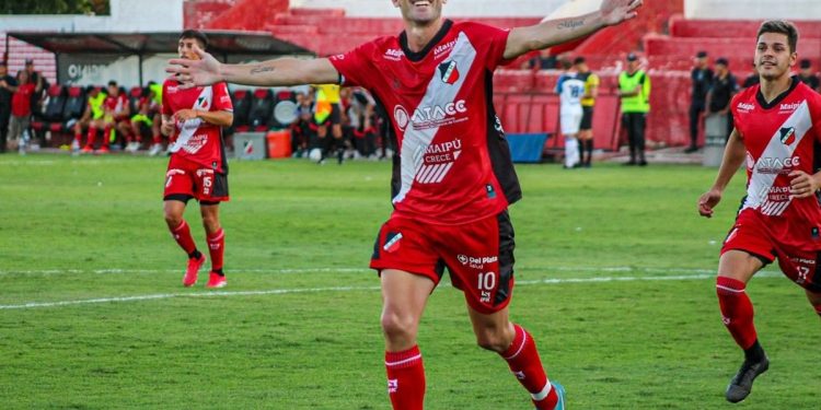 Deportivo Maipú, el inesperado puntero del Nacional