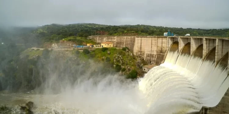 Más de veinte embalses andaluces «sueltan agua» este lunes debido al paso de Laurence