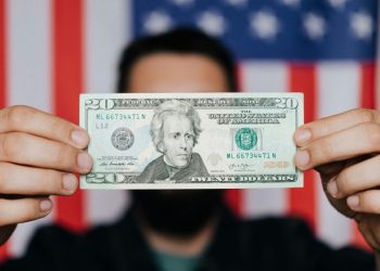 Dólar blue: así cerró su cotización HOY lunes 24 de marzo