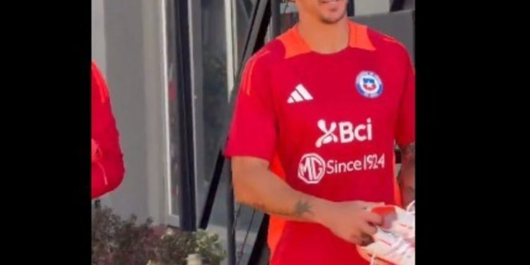 El delantero argentino que ya se entrena con la selección de Chile