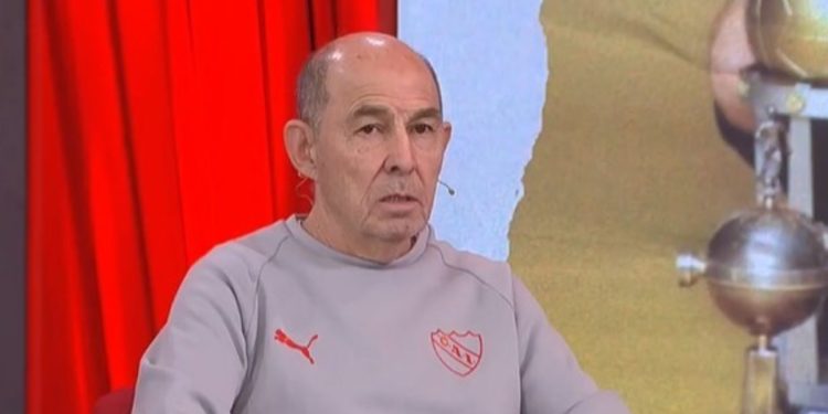 El elogio de Bochini a un jugador de Racing antes del clásico: “es crack” y “lo quería en Independiente”