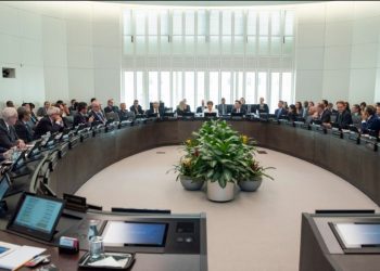 El FMI trae invitados: el Banco Mundial y Bopreal para levantar el cepo y pagar dividendos