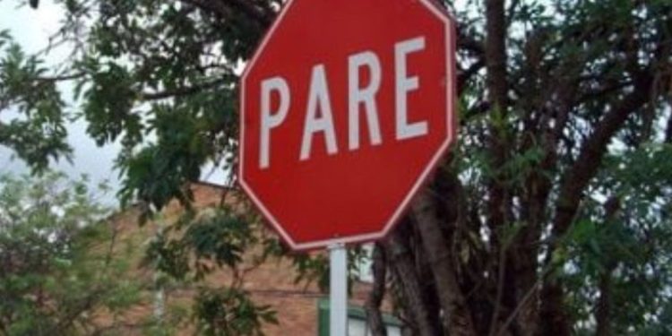 El Gobierno cambió los carteles de la señalización vial, ¿cómo serán desde ahora?