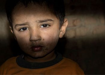 El Gobierno celebró un “descenso histórico” de la pobreza que los analistas miran con lupa