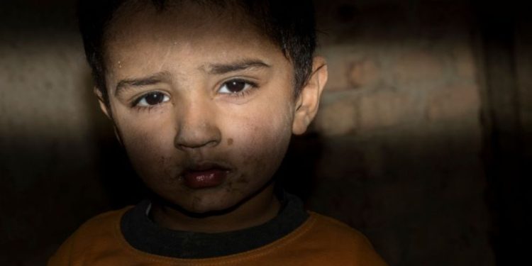 El Gobierno celebró un “descenso histórico” de la pobreza que los analistas miran con lupa