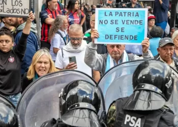 El Gobierno denunció penalmente a la jueza Karina Andrade por liberar a los detenidos