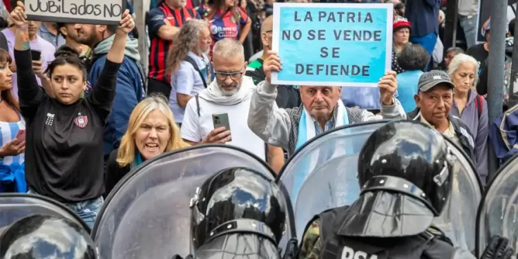 El Gobierno denunció penalmente a la jueza Karina Andrade por liberar a los detenidos