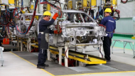 ¿Repunta la industria?: los dos sectores que le dan una luz de esperanza al Gobierno