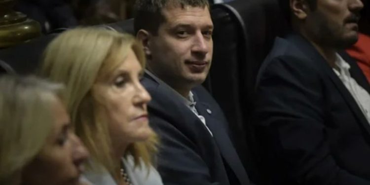 El kirchnerismo y un espacio libertario van a la Justicia por una disputa insólita: de qué se trata