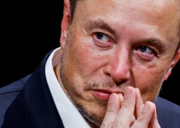 Elon Musk hizo trabajar a su equipo 120 horas y fue contundente al hablar sobre el descanso