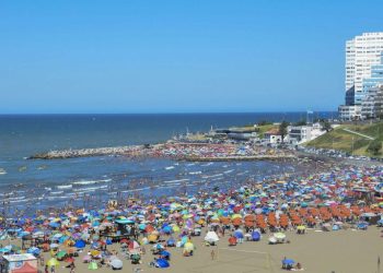 Estadías cortas y consumo más moderado: cómo fue la temporada de verano 2025, provincia por provincia