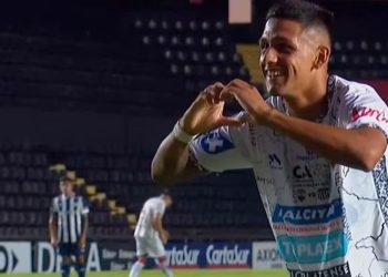 Estuvo en la B de Paraguay, tiene un emprendimiento de mates y le hizo tres goles en seis minutos a Talleres
