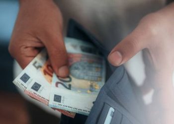 Evita sanciones de Hacienda: lo que debes saber si haces pagos en efectivo en 2025