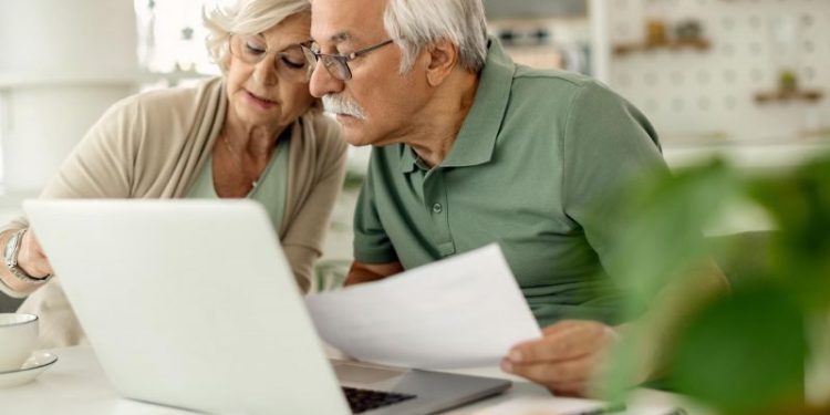 Excelente noticia de ANSES: un grupo de jubilados cobrará un bono adicional en abril