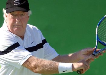 Fallece Fred Stolle, la leyenda del tenis australiano y ganador de dos Grand Slam