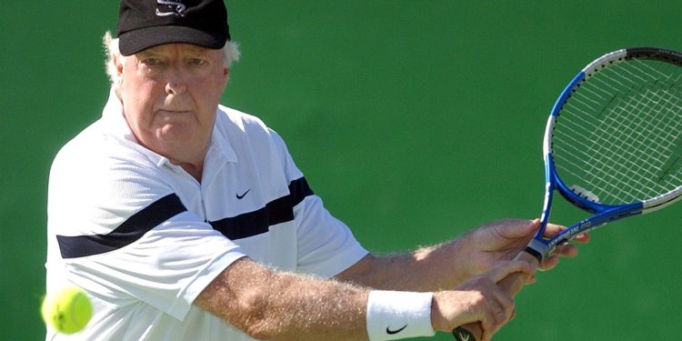 Fallece Fred Stolle, la leyenda del tenis australiano y ganador de dos Grand Slam