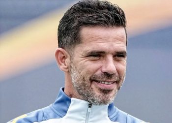 Gago, entre la lluviosa vuelta al trabajo y las fechas clave para su futuro