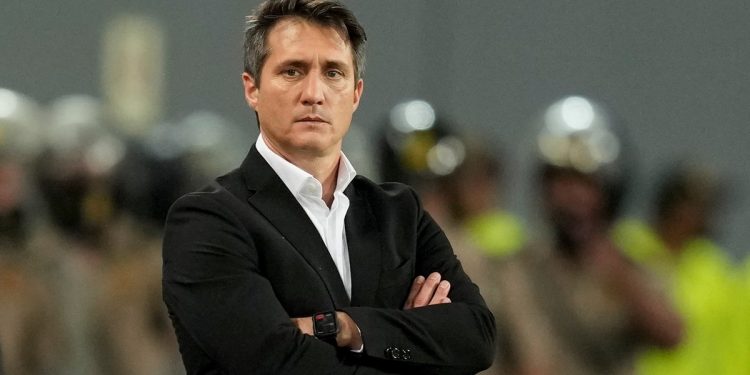 Guillermo Barros Schelotto cerró su llegada a Vélez: cómo fue la reunión y cuándo debutará