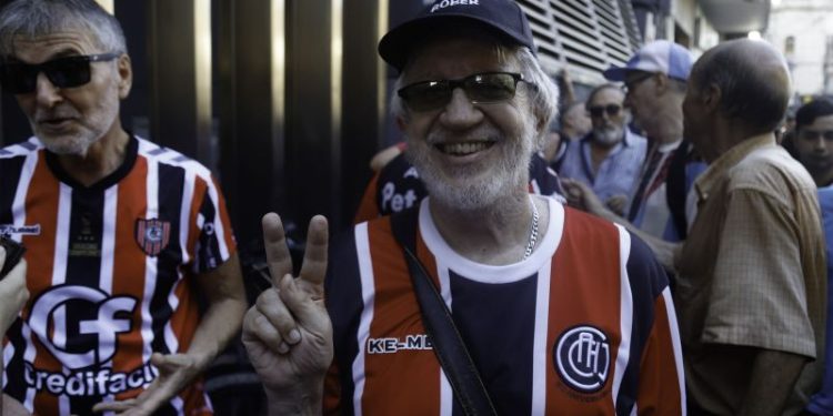 Hinchadas y gremios se suman a la protesta de los jubilados: qué clubes dirán presente