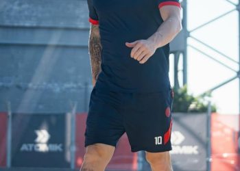 Iker Muniain entrenó a la par del grupo y piensa en Independiente