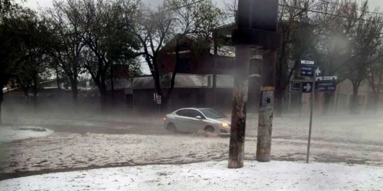 Importantes destrozos causó el temporal con granizo en el sur de Córdoba y Santa Fe