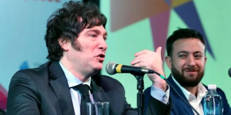 Agustín Laje desmintió que cobrara U$S 50. 000 por el video del Día de la Memoria. El Presidente lo respaldó