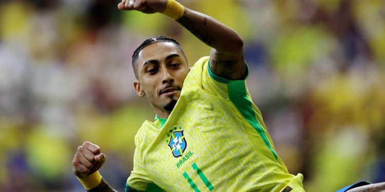 La áspera promesa que Raphinha le hizo a Romario antes de enfrentar a la Selección Argentina: “Les vamos a dar una paliza”