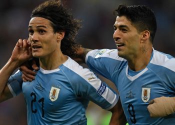 La banca de Luis Suárez a Cavani luego del triunfo de Boca ante Central