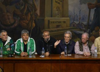 La CGT huele sangre y anunciará el jueves su nuevo paro general que sería el 8 de abril. Curiosas reunione de sindicalistas con Grabois para prestar atención.