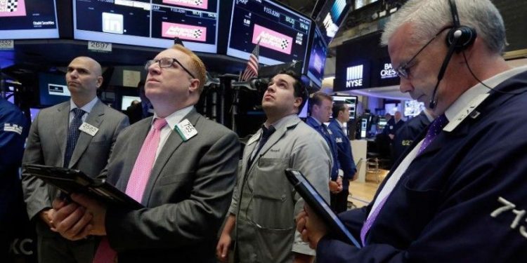 Positivo: La City mira a Wall Street: cómo reaccionan los bonos y acciones argentinos al discurso de Milei