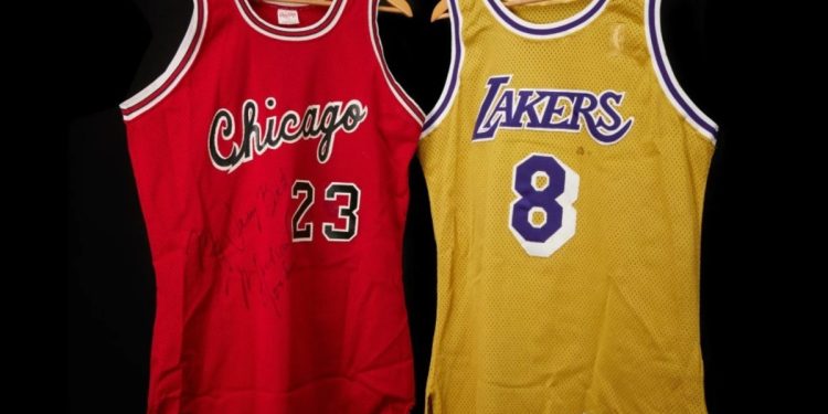La millonaria subasta de camisetas de Michael Jordan y Kobe Bryant