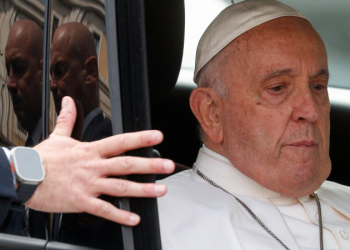 La salud del papa Francisco: la llamativa cifra que cobraría de pensión si decide renunciar