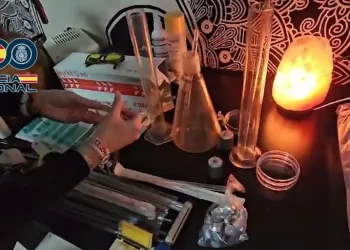 Vendía anabolizantes y esteroides que fabricaba en la bañera de su casa a jóvenes que anhelan un cuerpo 10