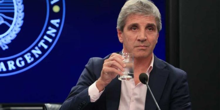 Luis Caputo habló del préstamo del FMI y confirmó que el monto no está definido
