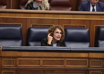 María Jesús Montero aplaza las devoluciones de cobros indebidos a pensionistas