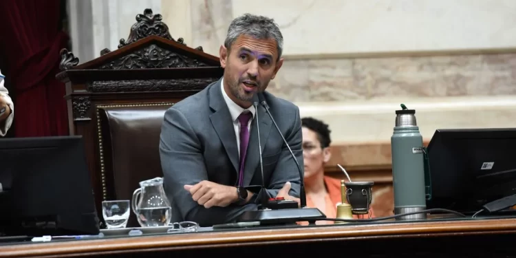 Allegados a Martín Menem vinculan a agentes de inteligencia kirchneristas con la filtración de audios y reconoce infiltración en la SIDE